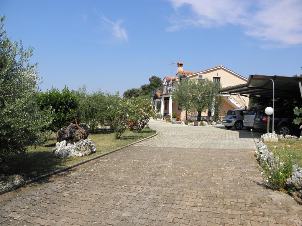 Apartments Mirjana Vrsar Exterior foto