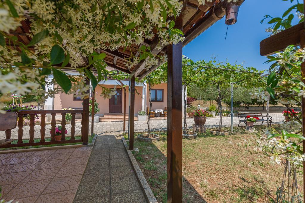 Apartments Mirjana Vrsar Exterior foto